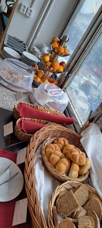 Hotel Legie Прага Экстерьер фото