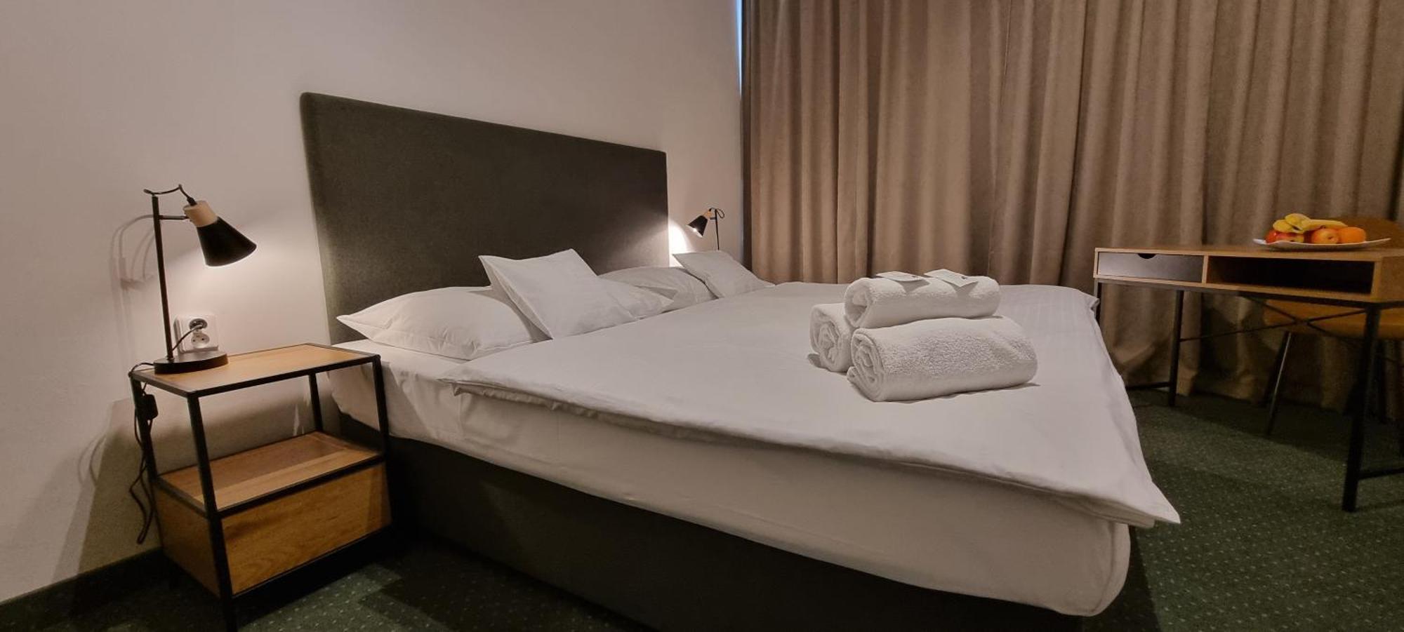 Hotel Legie Прага Экстерьер фото