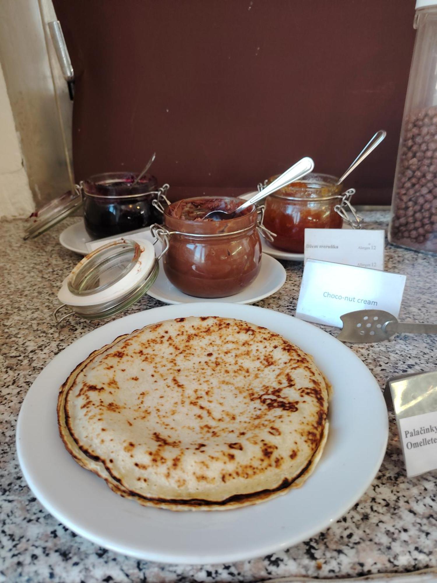 Hotel Legie Прага Экстерьер фото