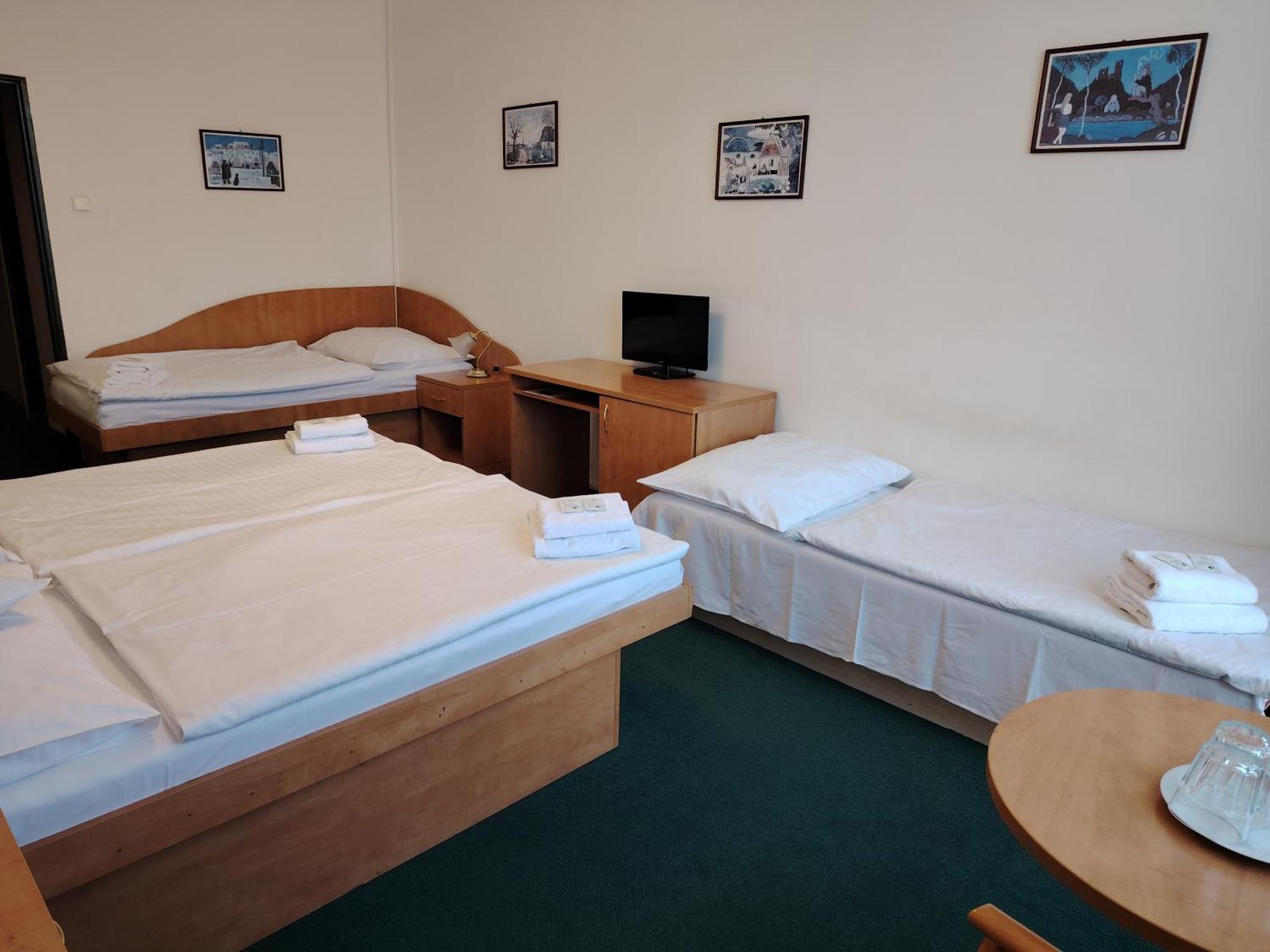 Hotel Legie Прага Экстерьер фото
